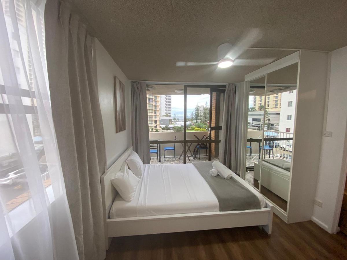 Surfers Holiday Apartments Голд-Кост Экстерьер фото