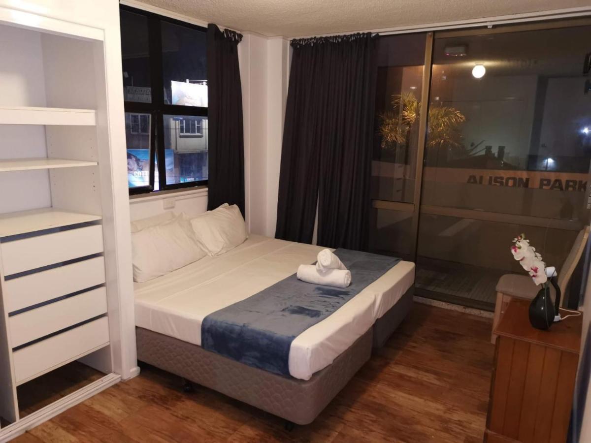 Surfers Holiday Apartments Голд-Кост Экстерьер фото